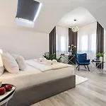 Otel Sofia By The Railway Station 3*