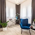 Sofia By The Railway Station Hotel