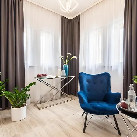 Sofia By The Railway Station 酒店