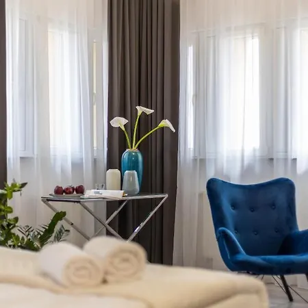 Sofia By The Railway Station 3*