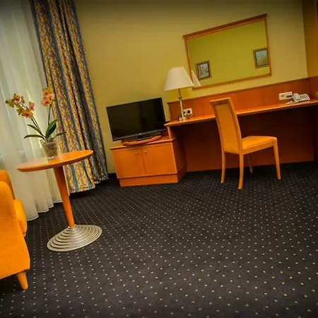 Sofia By The Railway Station 酒店