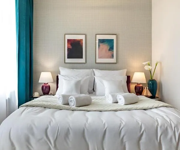 Sofia By The Railway Station 3*