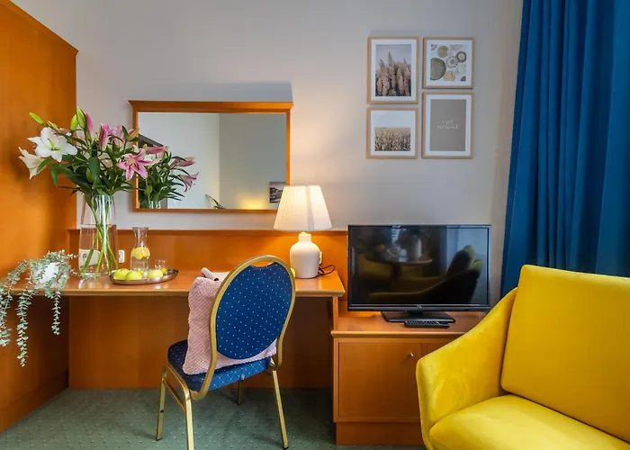 Sofia By The Railway Station מלון 3*