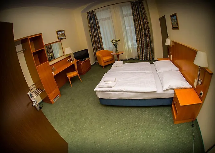 Sofia By The Railway Station מלון 3*